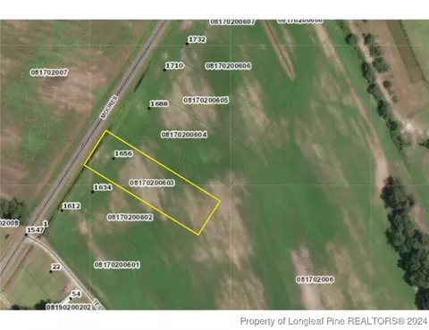 Moores Lane, Lumberton, NC 28358