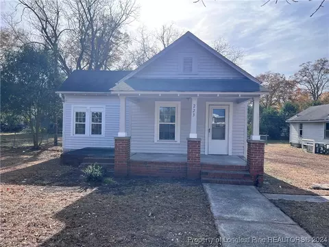 223 E Vance St, Laurinburg, NC 28352