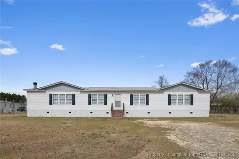 25 Remines Ct, Parkton, NC 28371