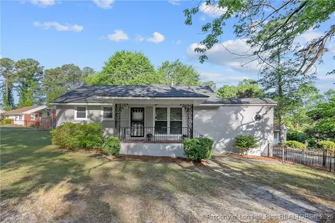 448 Mcrae Dr, Fayetteville, NC 28305