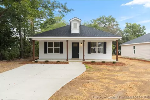 211 E Washington St, Coats, NC 27521