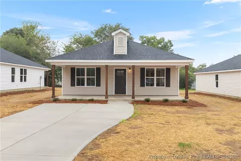 221 E Washington St, Coats, NC 27521