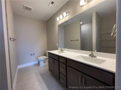 240 Gallery Dr #303, Spring Lake, NC 28390 photo 2