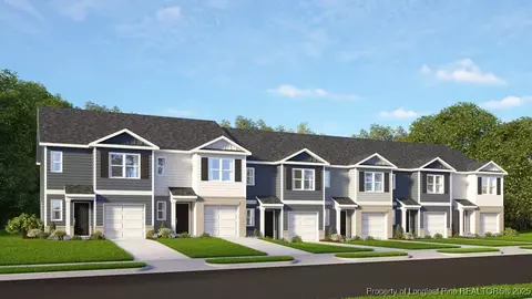 223 Maddox Dr, Aberdeen, NC 28315