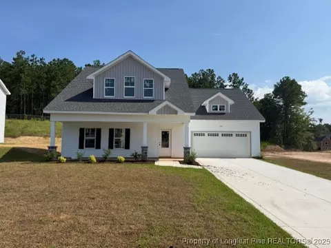 739 Southerland Peak Dr, Raeford, NC 28376