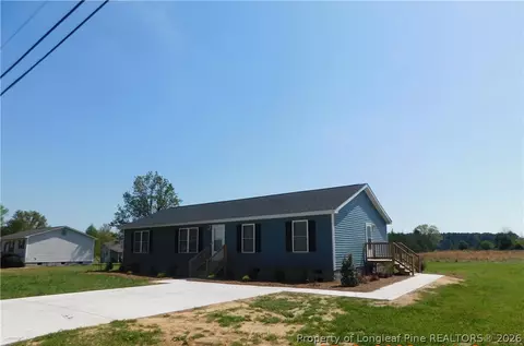 273 E Poplar St, Bladenboro, NC 28320