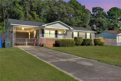 350 Longhorn Dr, Fayetteville, NC 28303