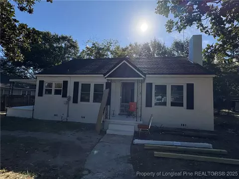 116 E Mcneill Dr, Red Springs, NC 28377