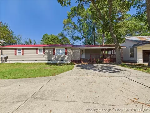2597 Pinecrest Dr, Fayetteville, NC 28306