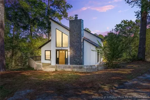 1606 Irwin Cir, Fayetteville, NC 28303