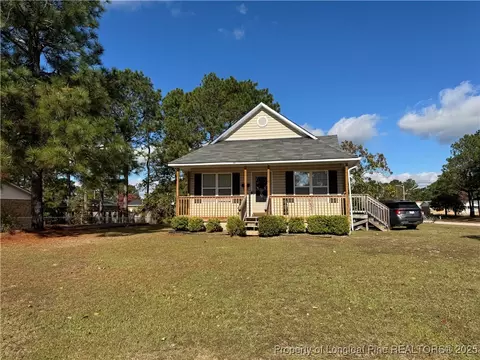 310 Nugget Ct, Fayetteville, NC 28311