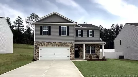 1055 Misty Creek Dr, Aberdeen, NC 28315
