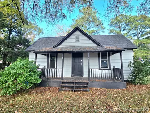 209 Puritan St, Fayetteville, NC 28306