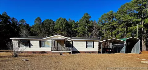 2156 Maxton St, Autryville, NC 28318