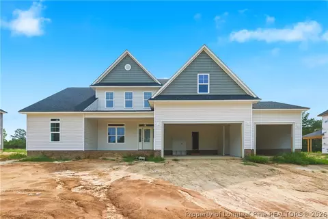 1955 Thomas Wood Dr, Fayetteville, NC 28306