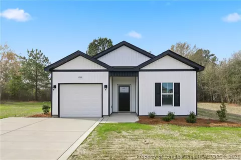 1523 Mcbryde Lake Rd, Raeford, NC 28376