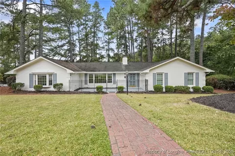 2515 Mirror Lake Dr, Fayetteville, NC 28303
