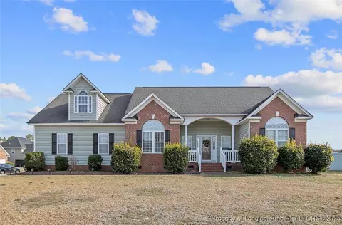 803 Danelaw Dr, Hope Mills, NC 28348