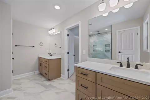 Bath - 28880 Deercroft Dr, Wagram, NC 28396 photo 3 of 4
