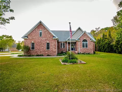 21 Brownstone Dr, Lumberton, NC 28360