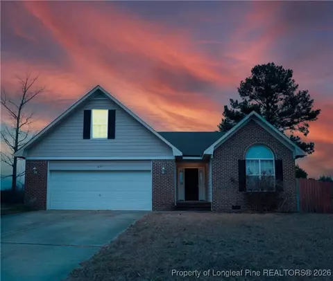 855 Turkey Ridge Dr, Fayetteville, NC 28314