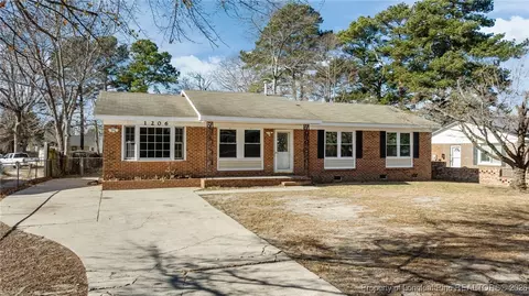 1206 Kienast Dr, Fayetteville, NC 28314