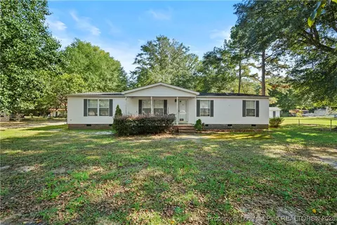 5491 Calhoun Ct, Hope Mills, NC 28348