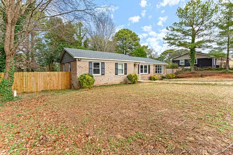 808 Darlington Dr, Fayetteville, NC 28306