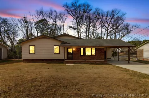 410 Lansdowne Rd, Fayetteville, NC 28314
