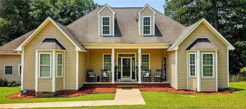 111 Hensdale Rd, Raeford, NC 28376