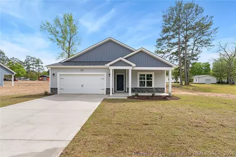 4052 Lofton St, Wade, NC 28395