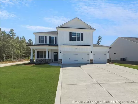 648 Ashley Heights Dr, Aberdeen, NC 28315