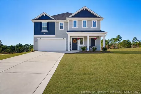 913 Sapphire Stone Ln, Hope Mills, NC 28348