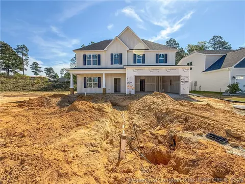 818 Union St, Raeford, NC 28376