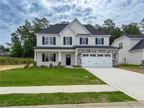 818 Union St, Raeford, NC 28376