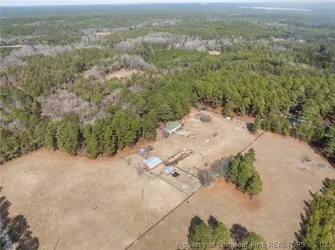 690 Poole Rd, Raeford, NC 28376
