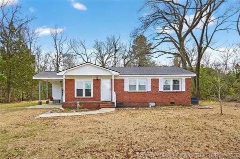 1586 Tom Starling Rd, Fayetteville, NC 28306