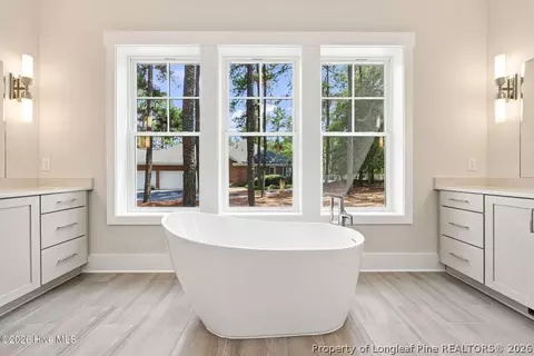 Bath - 43 Pinewild Dr # A, Pinehurst, NC 28374 photo 2 of 8