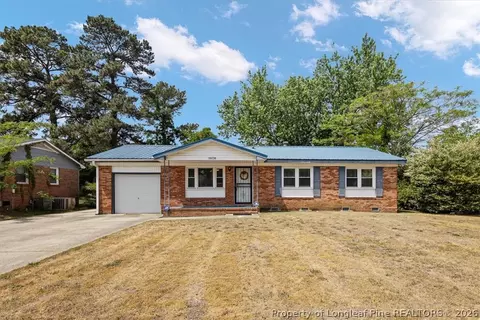 1608 Grandview Dr, Fayetteville, NC 28314