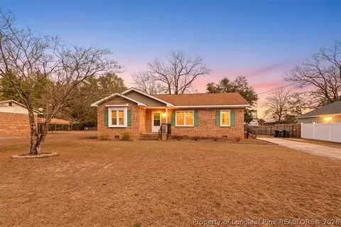 812 N Jackson St, Raeford, NC 28376