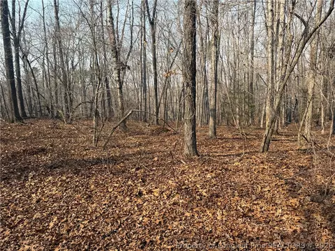 15 Winners Circ Ln # B, Carthage, NC 28327