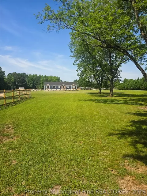 9109 Chickenfoot Rd, Saint Pauls, NC 28384