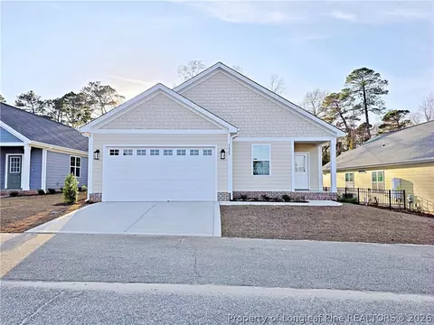 1822 Fordham Dr, Fayetteville, NC 28304
