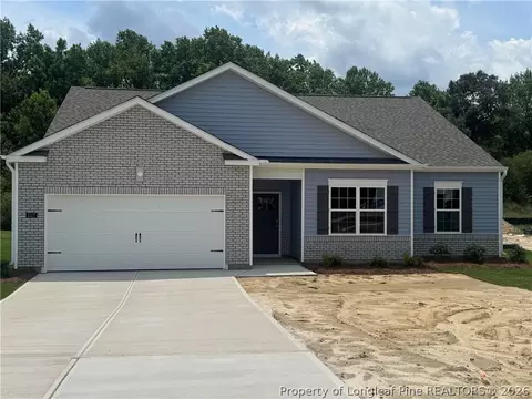 816 Fernwind Cir, Aberdeen, NC 28315