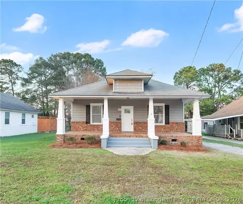 204 W E St, Erwin, NC 28339