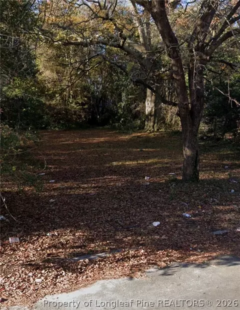 20222 Center St, Fayetteville, NC 28306