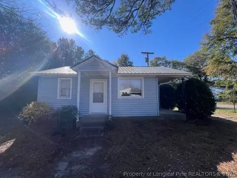 4252 Deadwyler Dr, Fayetteville, NC 28311