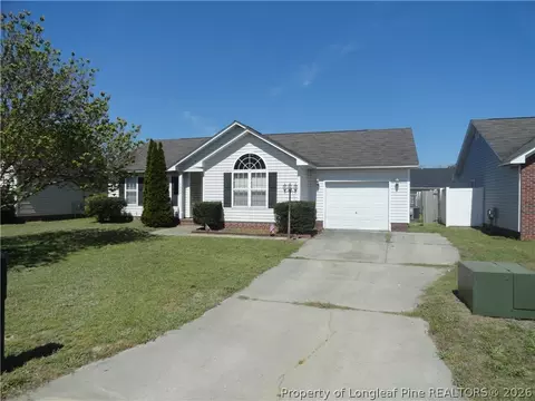 3620 Lismore Ln, Hope Mills, NC 28348
