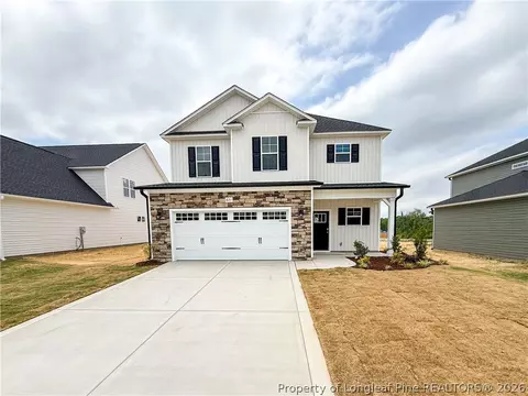821 Union St, Raeford, NC 28376