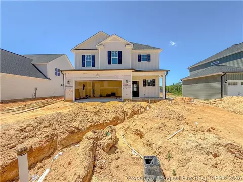 821 Union St, Raeford, NC 28376